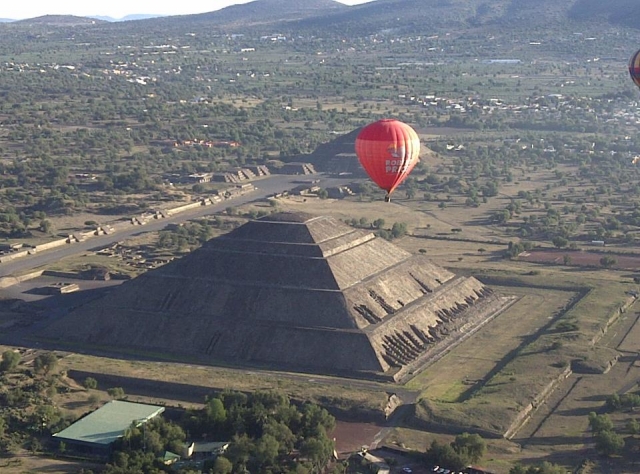  Teotihuacan in mongolfiera 